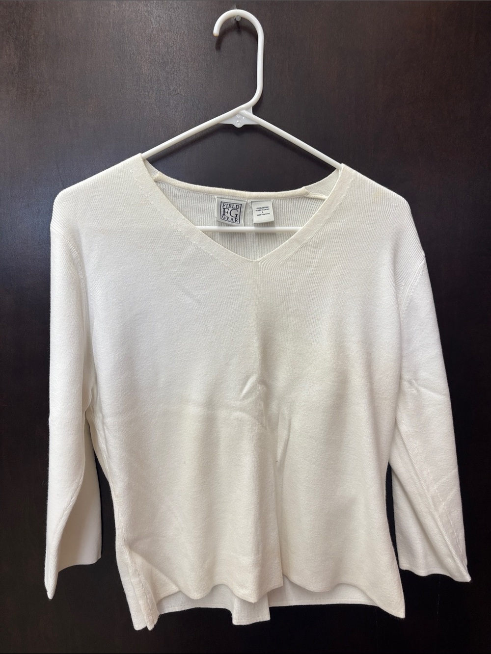 Field Gear Women's V-Neck Sweater in Cream